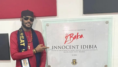 2Baba donates music studio to OAU